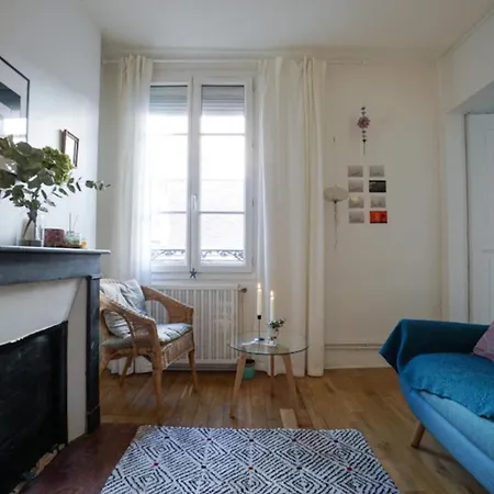Bright Apt Near The Champ De Mars